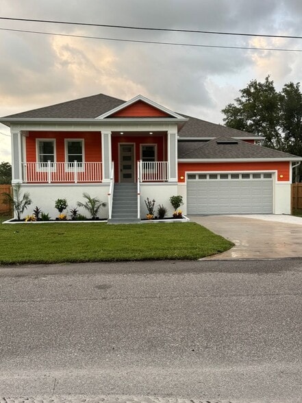 Building Photo - 8605 Inwood Dr