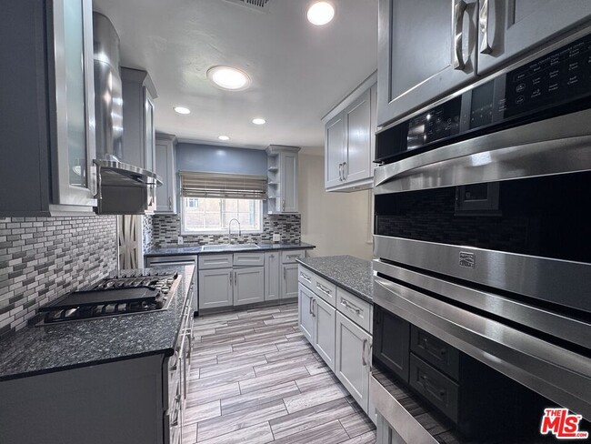 Building Photo - 8850 S Wilton Pl