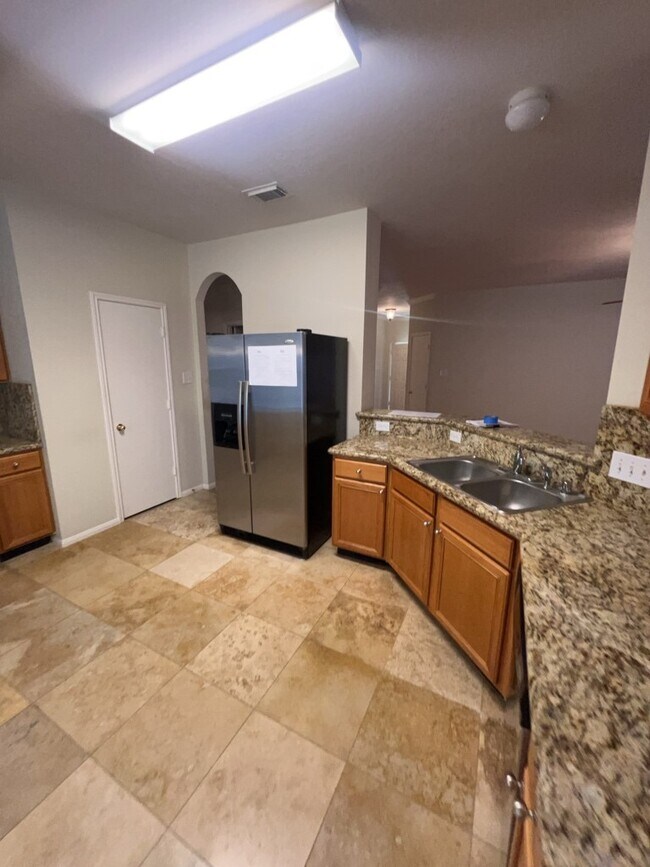 Building Photo - 5523 Dapplewood Ln