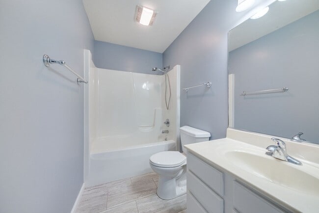 Building Photo - 4 Bed / 3 Bath ranch home