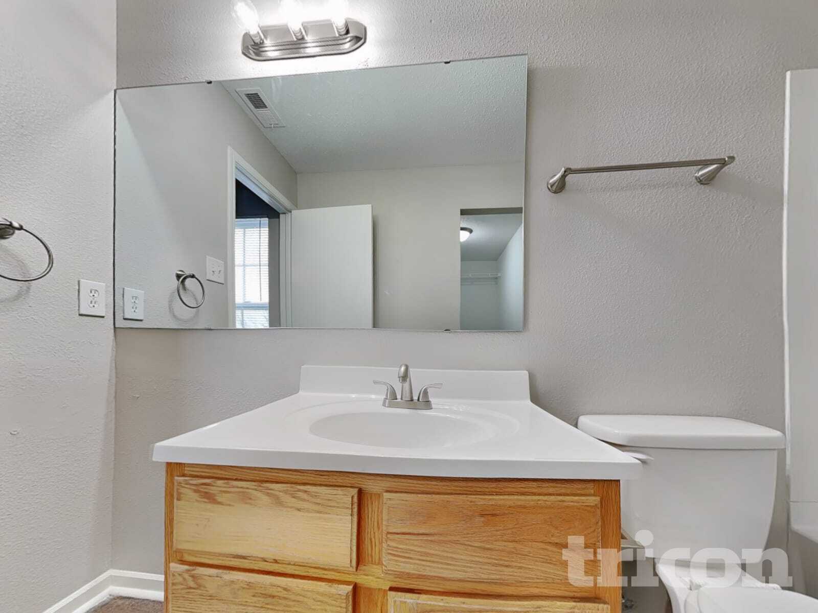 Building Photo - 2934 Ludwig Dr