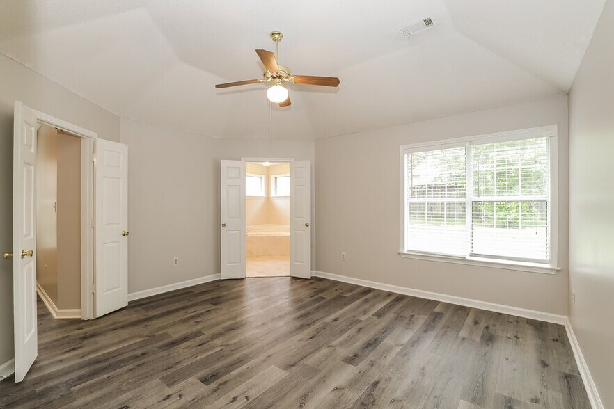 Building Photo - 2778 Fletcher View Dr