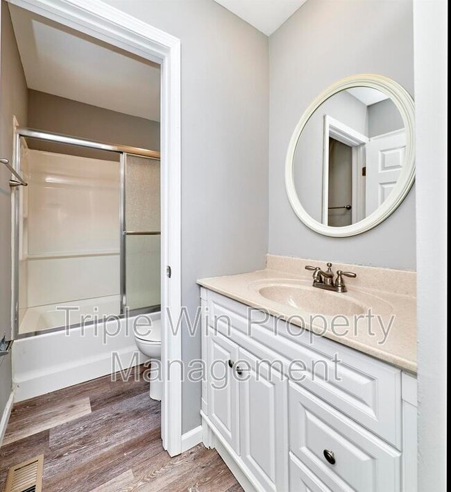 Building Photo - 1544 Rishon Hill Dr