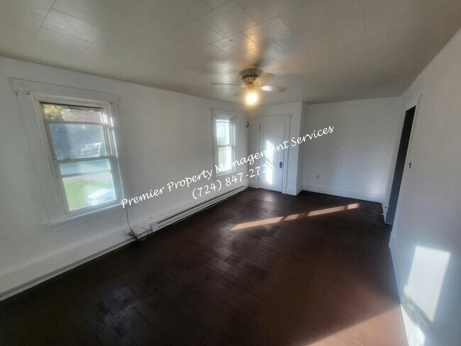 Building Photo - 465 Zeigler Ave