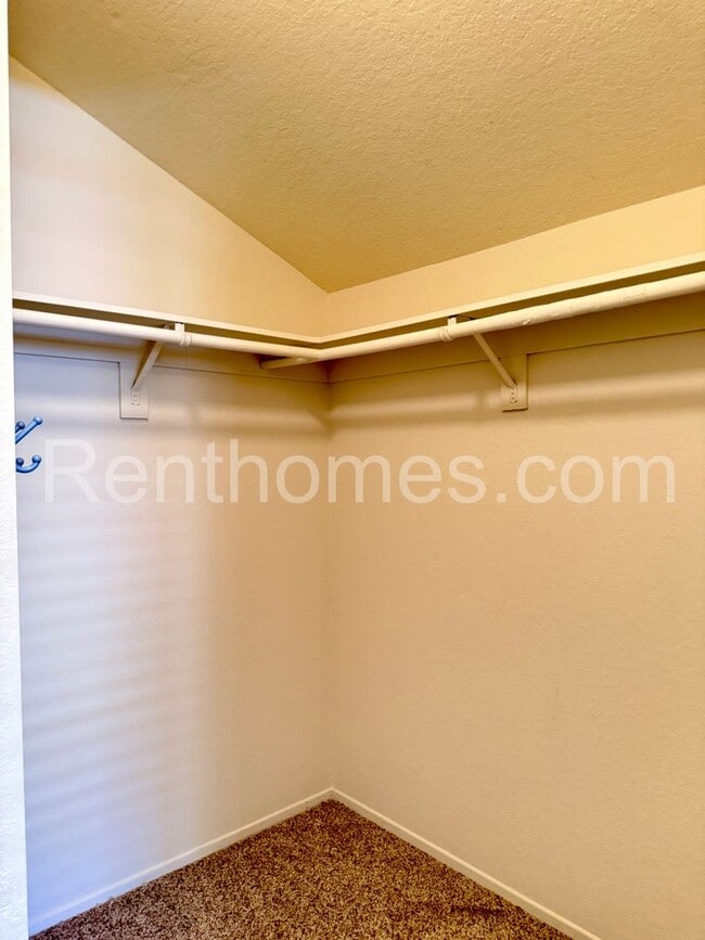 Building Photo - 10384 Barrywood Way