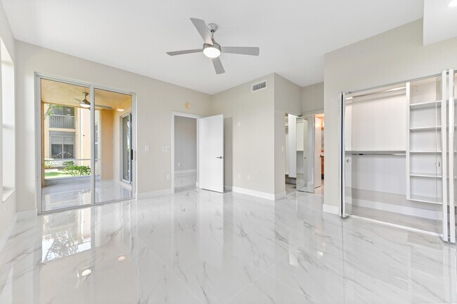Building Photo - 12510 Crystal Pointe Dr