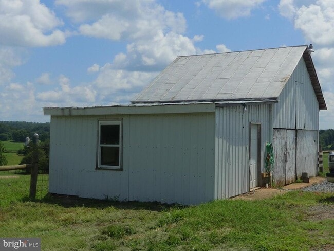 Building Photo - 792 Willis Rd