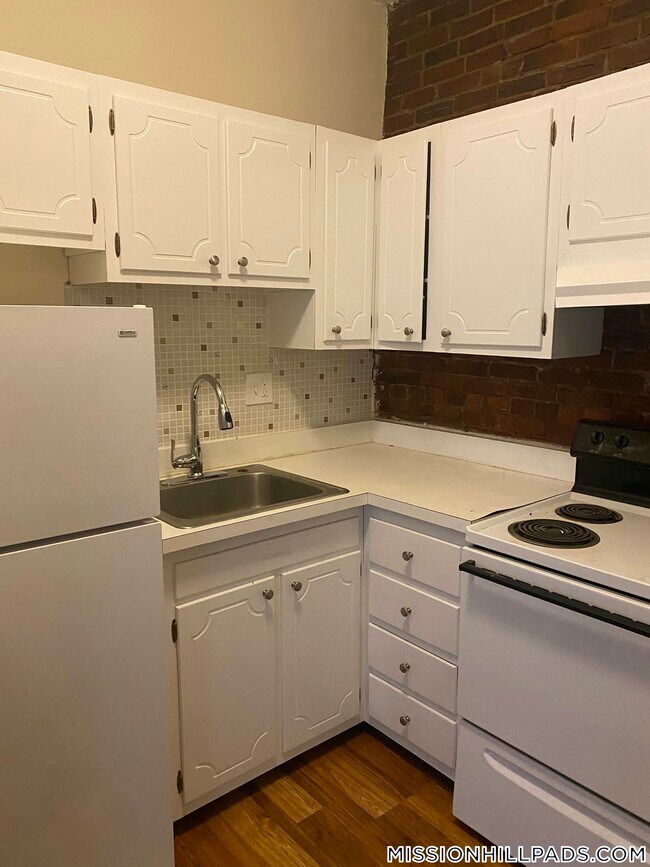 Building Photo - 62 S Huntington Ave