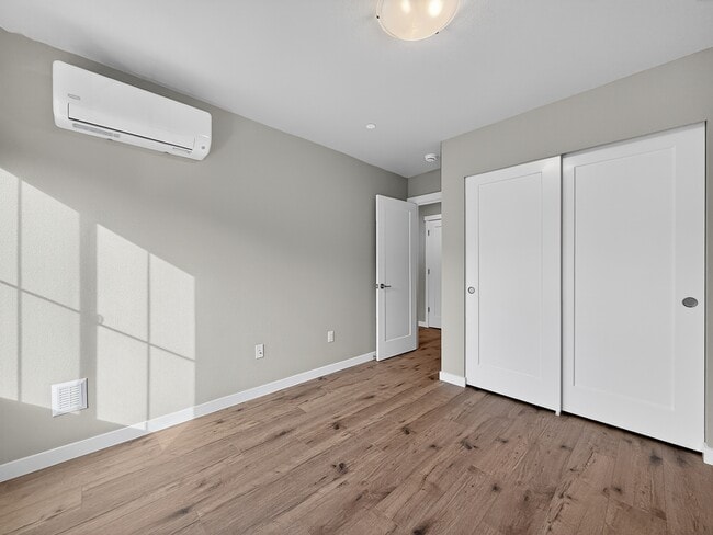 Building Photo - 1322 194th St SE