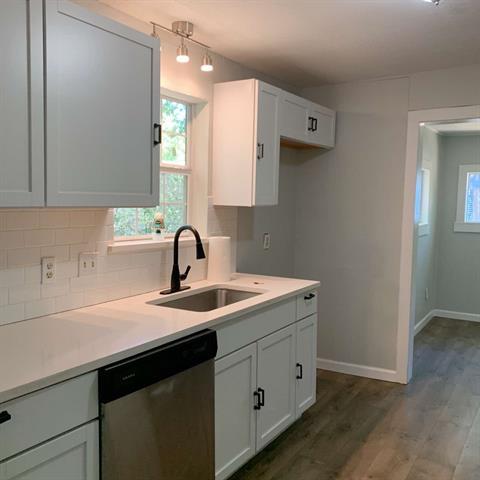 Building Photo - 507 E Heron St