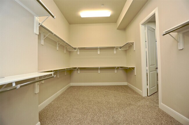 Building Photo - 4009 Lillian St