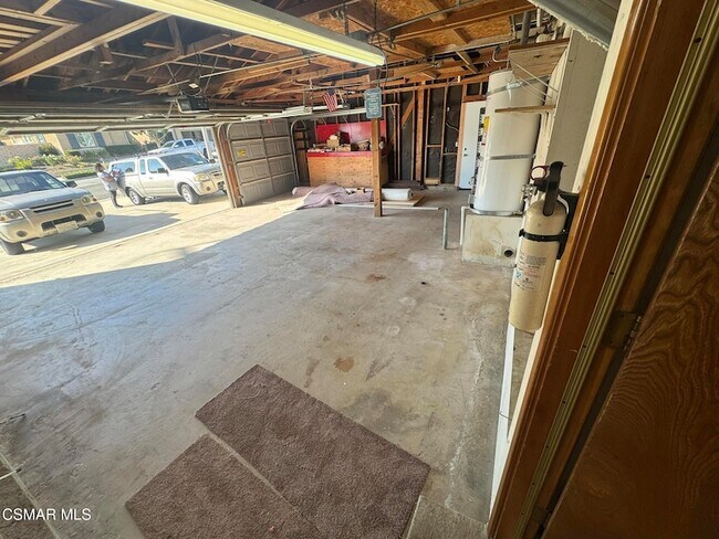 Building Photo - 2930 Reservoir Dr