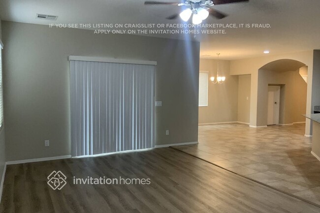 Building Photo - 1290 E Palomino Way