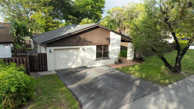 Building Photo - 10824 SW 132nd Cir Ct