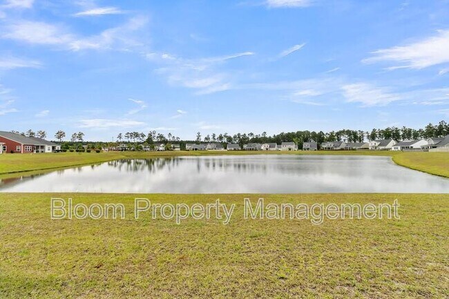 Building Photo - 450 Carrara Dr