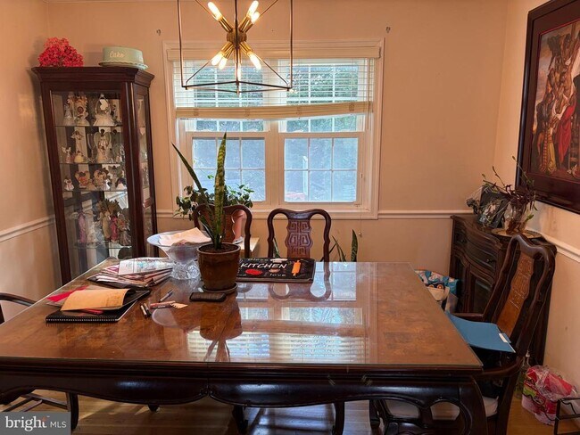 Building Photo - 2303 Steuben Ave