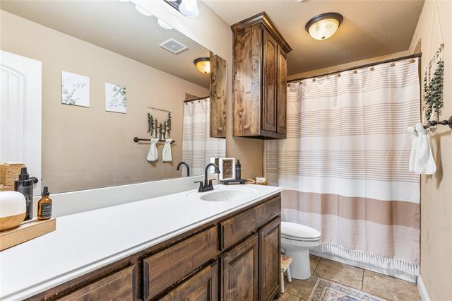 Building Photo - 617 Zachary Dr