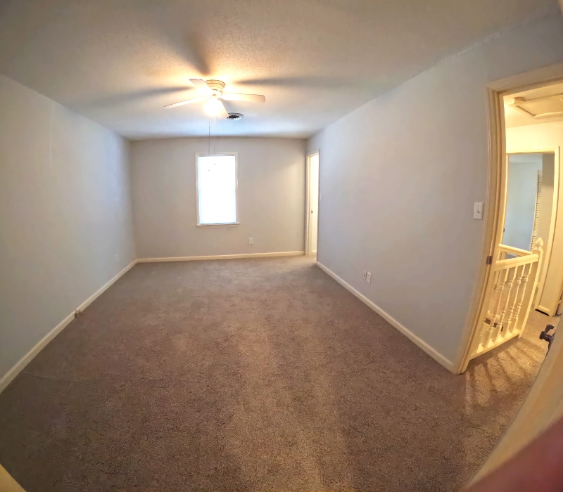 Building Photo - 7325 N Thorncliff Pl