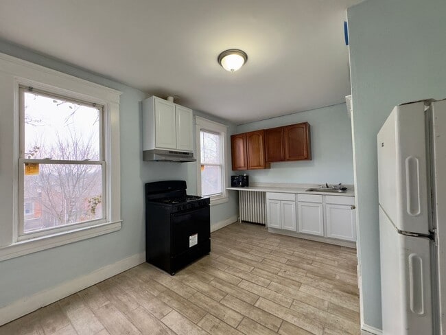 Building Photo - Apartment in West Baltimore, MD!