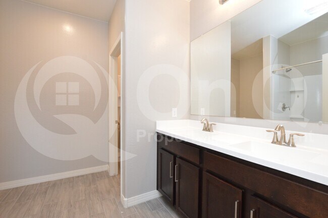 Building Photo - 367 E Kona Dr