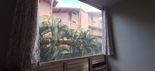 Building Photo - 2br - 2bd/1bth Two Stories | West Maui Tra...