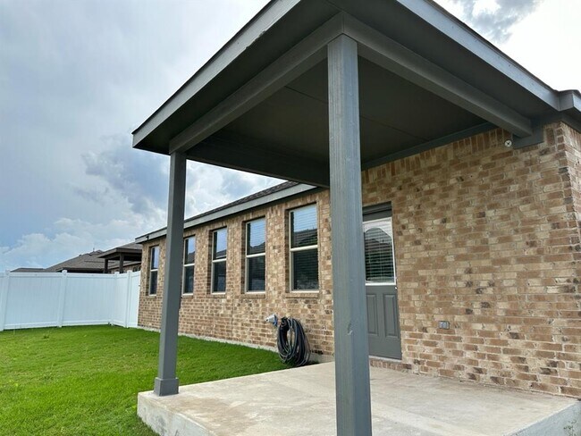 Building Photo - 10901 Mickelson Dr
