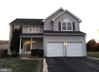 Building Photo - 136 Clear Creek Dr