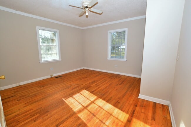 Building Photo - 1740 Ashville Rd