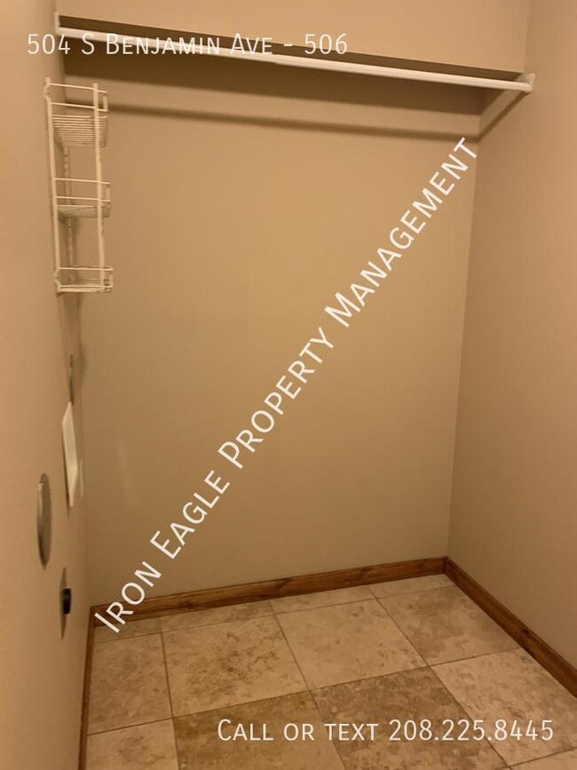 Building Photo - 504 S Benjamin Ave