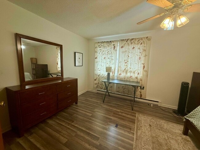 Building Photo - Furnished 1 Bedroom Condo in Heart of Pitt...
