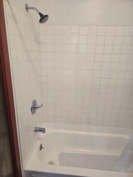 Building Photo - 1622 Bainbridge St