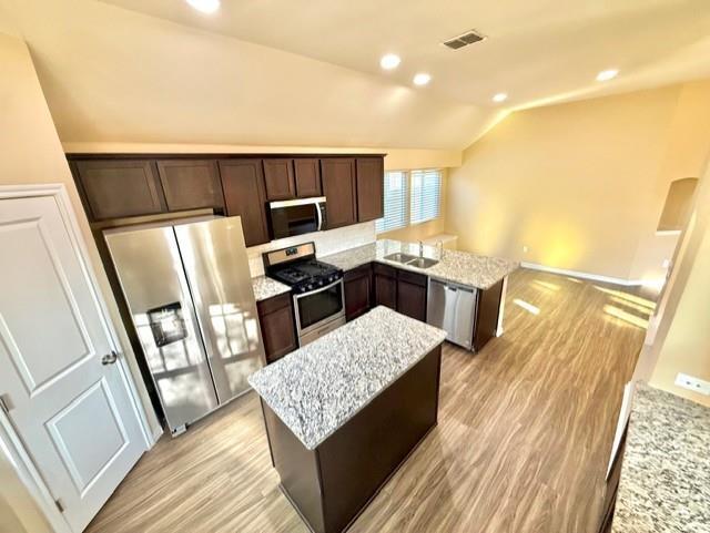 Building Photo - 918 Silo St