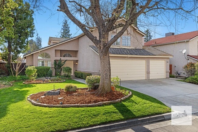 Building Photo - 805 E Buckhill Rd