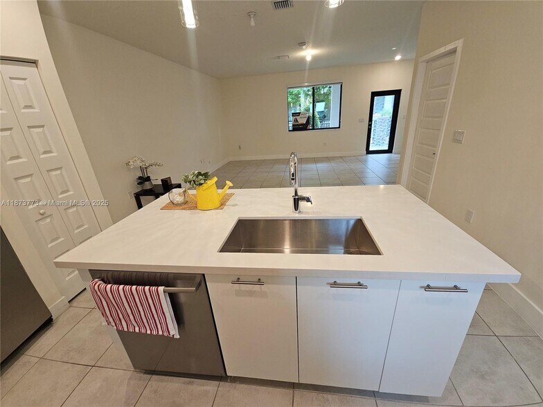 Building Photo - 4760 NW 83rd Pky