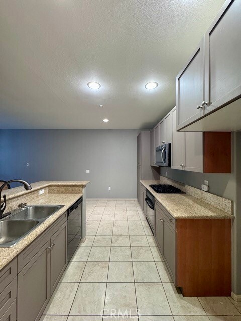 Building Photo - 30505 Canyon Hills Rd