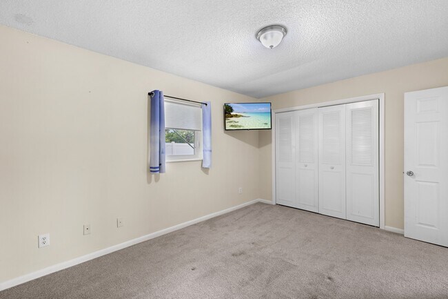 Building Photo - 7907 Sebastian Rd