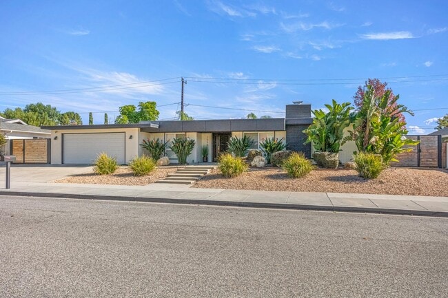 Building Photo - 1558 Wakefield Ave