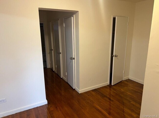 Building Photo - 89-20 55th Ave