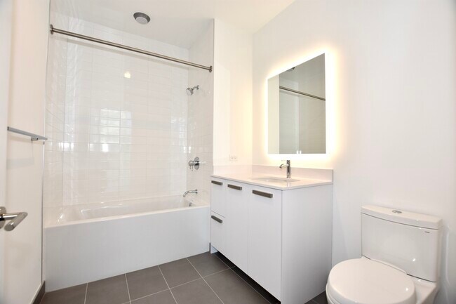 Building Photo - 60 E Randolph St