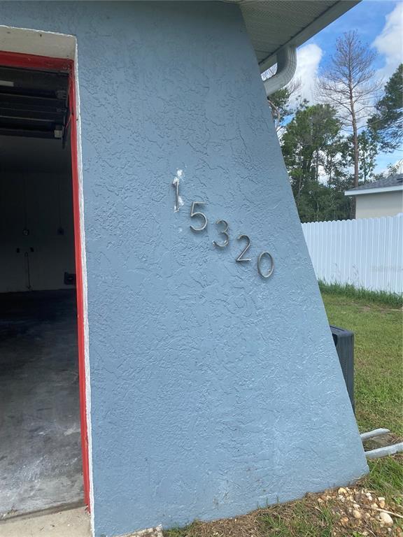 Building Photo - 15320 SW 43rd Avenue Rd