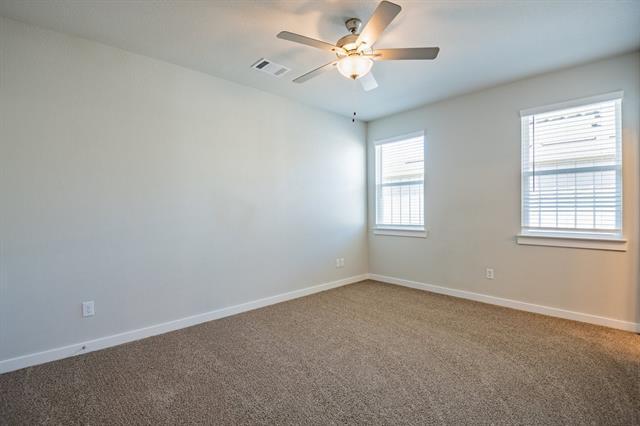 Building Photo - 720 Wheatfield Dr