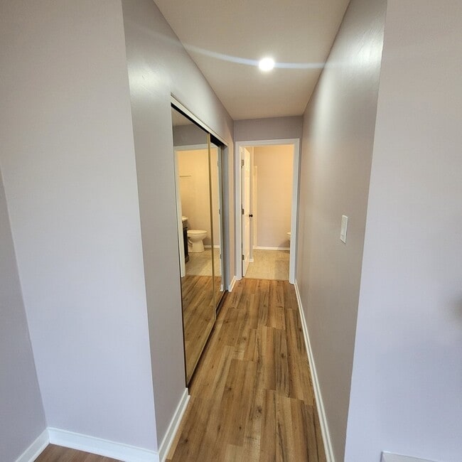 Building Photo - 803 Garden Cir
