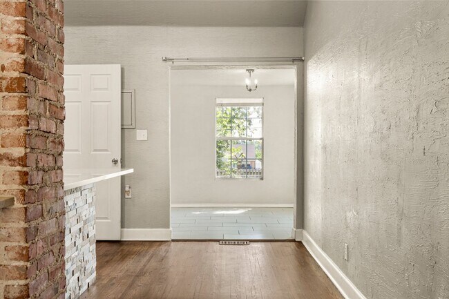 Building Photo - **CHARMING TULSA HOME FOR RENT — ONLY $1,300/MONTH!**