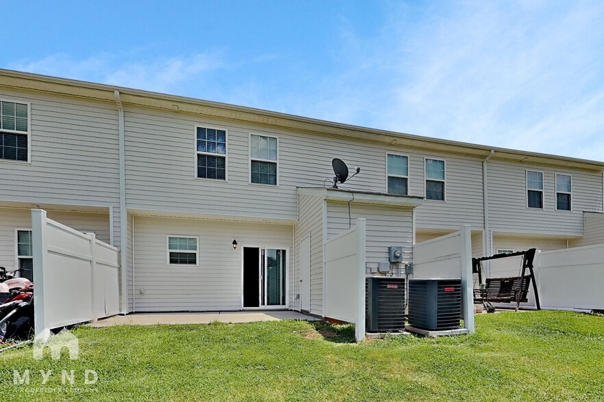 Building Photo - 351 Halton Crossing Dr SW
