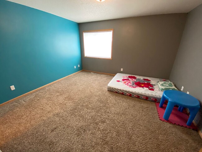 Building Photo - 3 Bed 2 Bath Twin-Home