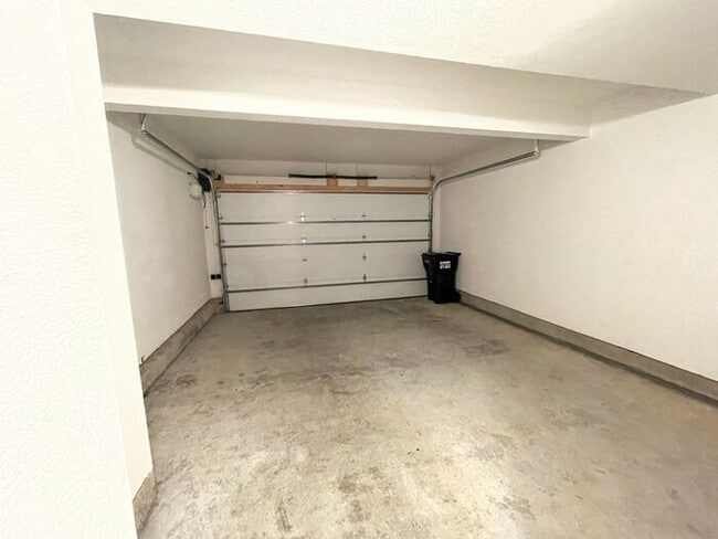 Building Photo - Gorgeous 3 bedroom / 2/5 bath in Park Hill schools!