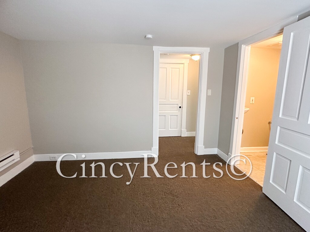 Building Photo - 2217 Feldman Ave