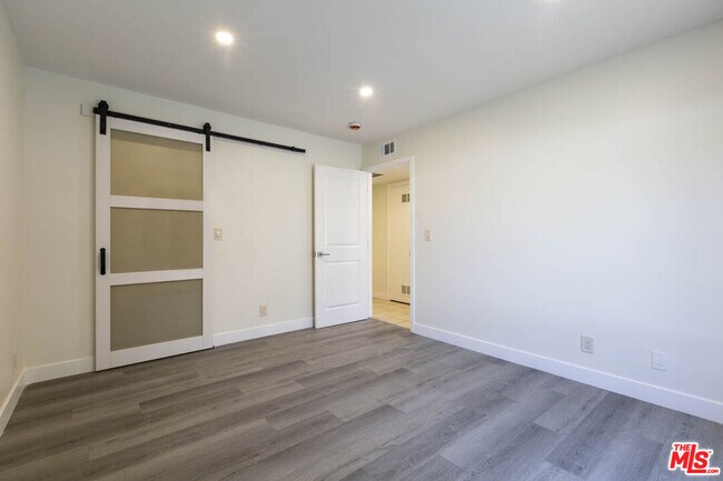 Building Photo - 2345 Highbury Ave