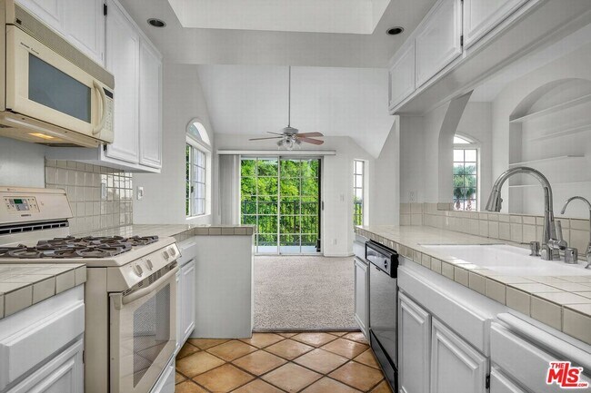 Building Photo - 2677 S Centinela Ave