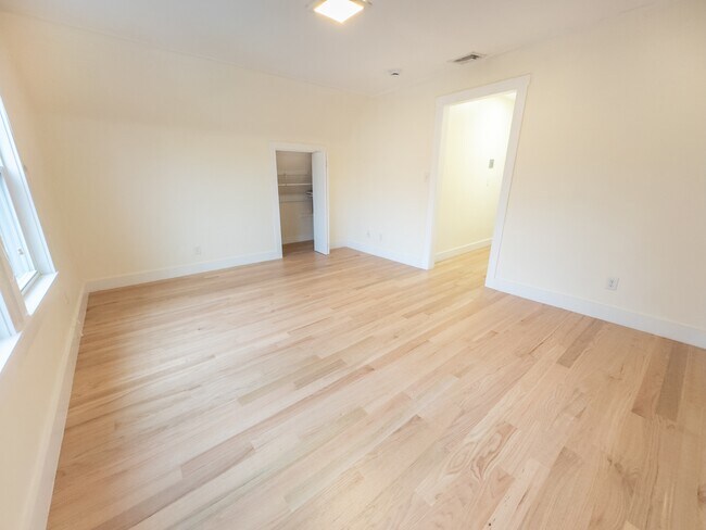 Building Photo - 54 Wendell St